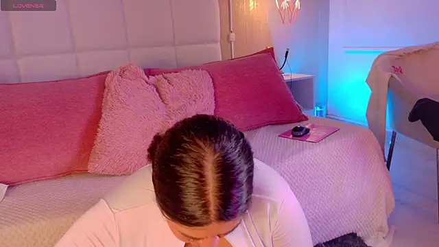 Leah Bensson online show from 10, 10, 2025