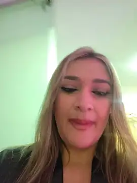 Snapshot of NicoleDiior chatting on 19, 5, 2026 NicoleDiior online show from 19, 5, 2026