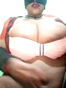 Dassing strip couple online show from 10, 2, 2026