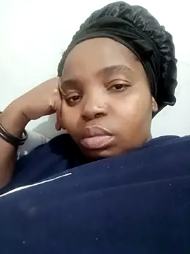 Snapshot of ShySexyBaddiexx chatting on 27, 9, 2025 ShySexyBaddiexx online show from 27, 9, 2025