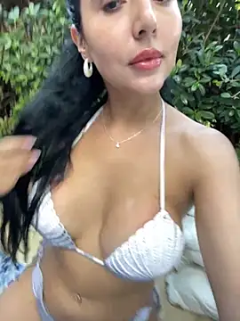 Snapshot of oh_nina chatting on 8, 10, 2025 oh nina online show from 8, 10, 2025