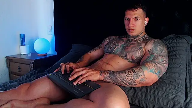 Snapshot of Shane_Clay chatting on 19, 4, 2026 Shane Clay online show from 19, 4, 2026