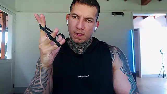 Snapshot of Shane_Clay chatting on 14, 5, 2026 Shane Clay online show from 14, 5, 2026