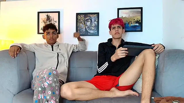 TWINKS FRIENDS online show from 4, 6, 2026