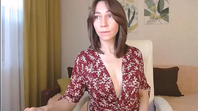 GoodGlamorGirl online show from 3, 2, 2025