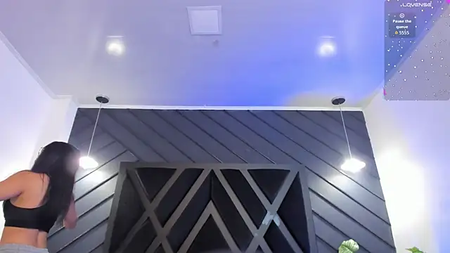 zoe martins  online show from 30, 9, 2025