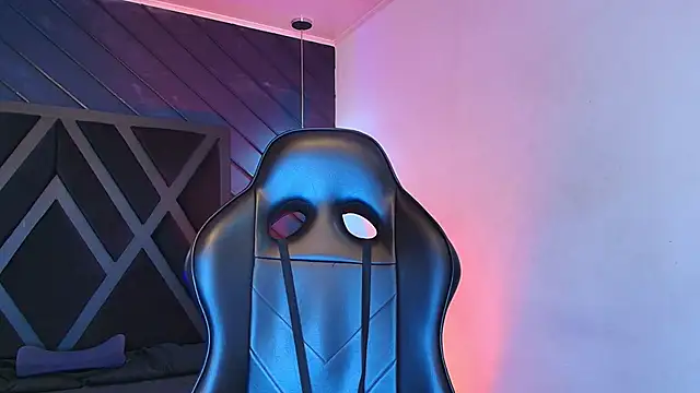 zoe martins  online show from 20, 4, 2026