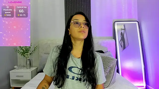 Snapshot of zoe_martins_ chatting on 21, 7, 2026 zoe martins online show from 21, 7, 2026