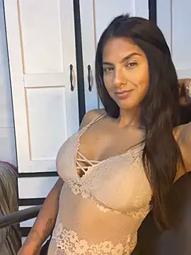 chicachocolate01 online show from 4, 10, 2025