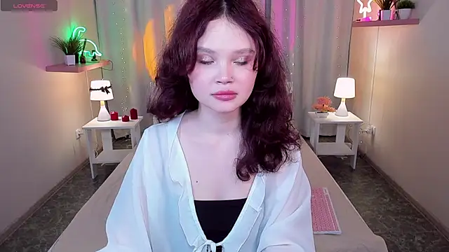Snapshot of EmilyChaves chatting on 3, 6, 2026 EmilyChaves online show from 3, 6, 2026
