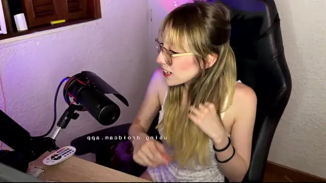Snapshot of ReenKitty chatting on 2, 6, 2026 ReenKitty online show from 2, 6, 2026