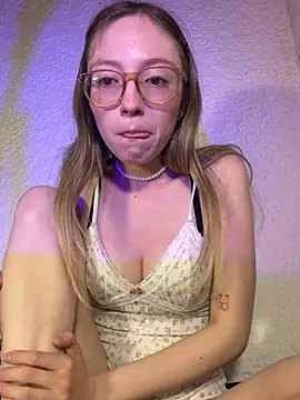 Snapshot of ReenKitty chatting on 13, 6, 2026 ReenKitty online show from 13, 6, 2026