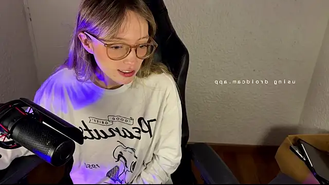 Snapshot of ReenKitty chatting on 16, 6, 2026 ReenKitty online show from 16, 6, 2026