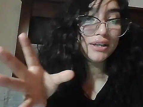 Snapshot of creepyh0e_ chatting on 11, 6, 2026 creepyh0e online show from 11, 6, 2026
