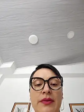 Daniela Leonn online show from 18, 9, 2025