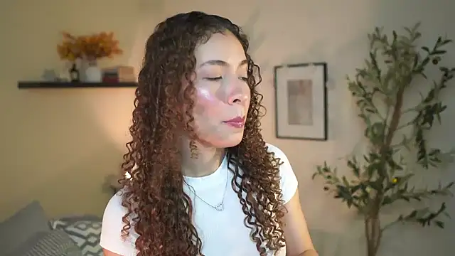 Snapshot of isabella-garcia- chatting on 18, 6, 2026 isabella-garcia- online show from 18, 6, 2026