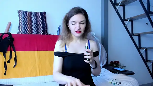 Snapshot of Katherine_Twilight chatting on 2, 2, 2025 Katherine Twilight online show from 2, 2, 2025