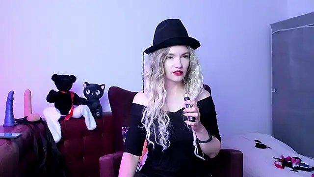 Snapshot of Katherine_Twilight chatting on 18, 9, 2025 Katherine Twilight online show from 18, 9, 2025