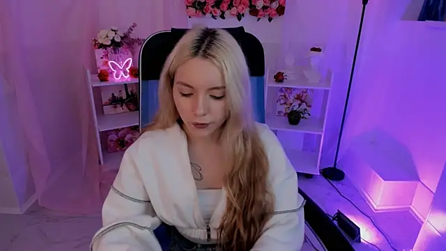 AuroraWrenfield online show from 19, 9, 2025