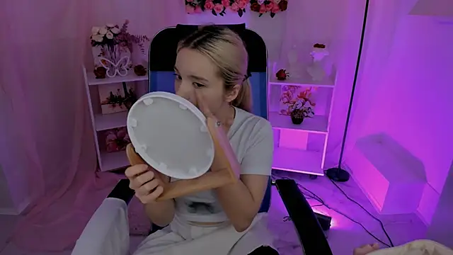 AuroraWrenfield online show from 1, 10, 2025