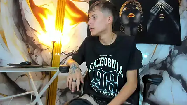Snapshot of mono_blonde chatting on 15, 9, 2025 mono blonde online show from 15, 9, 2025