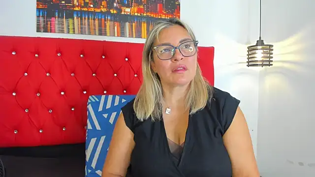 carolinacrus01 online show from 30, 11, 2025