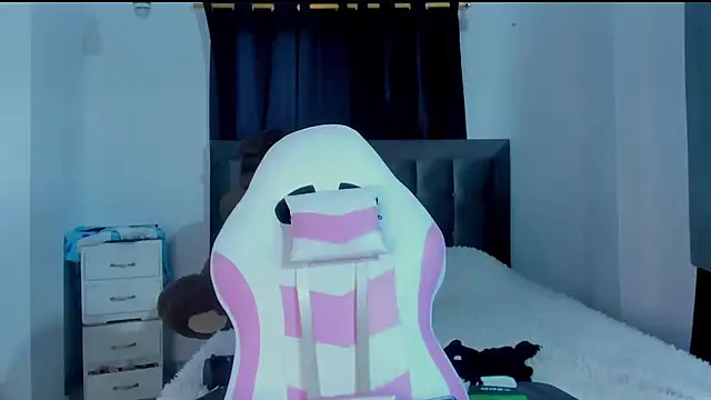 ISA BELLA VZL online show from 4, 12, 2025