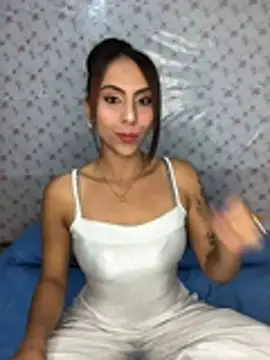 Snapshot of Roselingalvis13 chatting on 25, 7, 2026 Roselingalvis13 online show from 25, 7, 2026