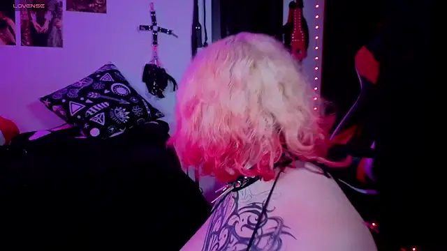 Snapshot of Mariana_velezz chatting on 11, 9, 2025 Mariana velezz online show from 11, 9, 2025