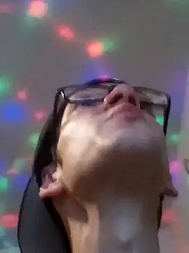 Snapshot of Deanyo792 chatting on 27, 10, 2025 Deanyo792 online show from 27, 10, 2025