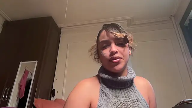 Snapshot of AlyCakes212 chatting on 7, 11, 2025 AlyCakes212 online show from 7, 11, 2025