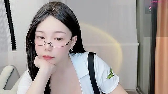 Bella Ava online show from 2, 12, 2025