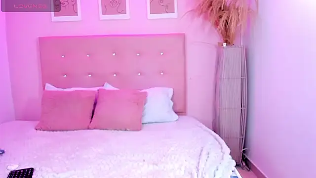 ANNIE DOLCE  online show from 26, 9, 2025