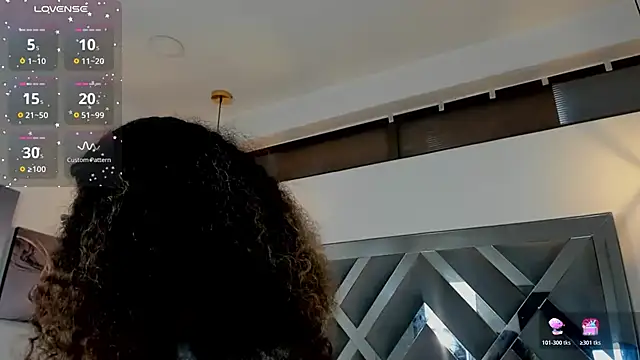 Hanna Cornee  online show from 18, 11, 2025