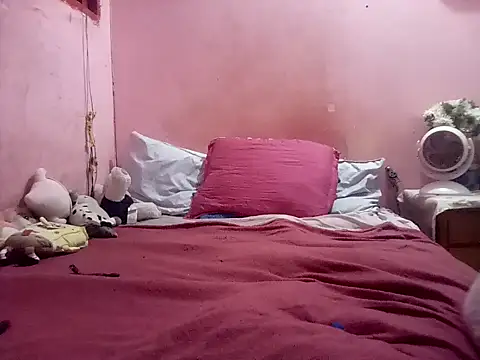 Kellye hotTs online show from 4, 11, 2025