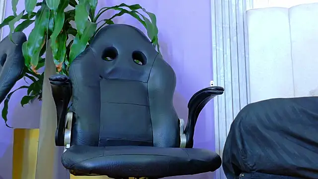 aliisonn cooper online show from 18, 4, 2026