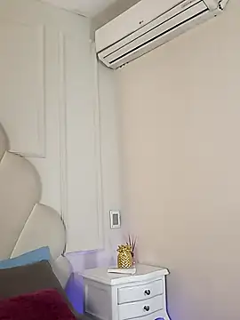 Kaylachannell online show from 28, 11, 2025