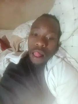 Snapshot of KingBonga chatting on 28, 9, 2025 KingBonga online show from 28, 9, 2025