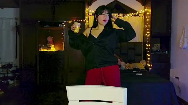 Shisuku Sophi online show from 28, 4, 2026