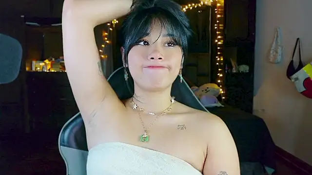 Snapshot of Shisuku_Sophi chatting on 5, 5, 2026 Shisuku Sophi online show from 5, 5, 2026