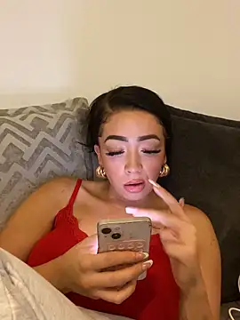 ItsCOCOx online show from 24, 9, 2025