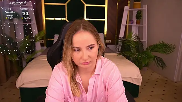 SofieBloom online show from 10, 11, 2025