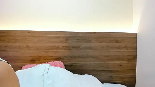 thamiina  online show from 16, 4, 2026