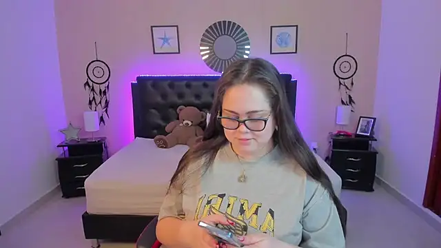 LolaVillalobos online show from 7, 2, 2026