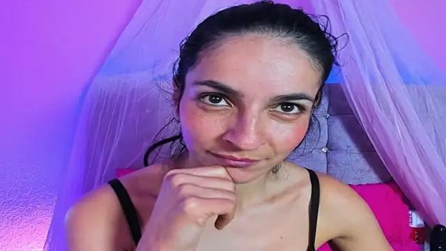 Snapshot of karol_rose chatting on 22, 11, 2025 karol rose online show from 22, 11, 2025