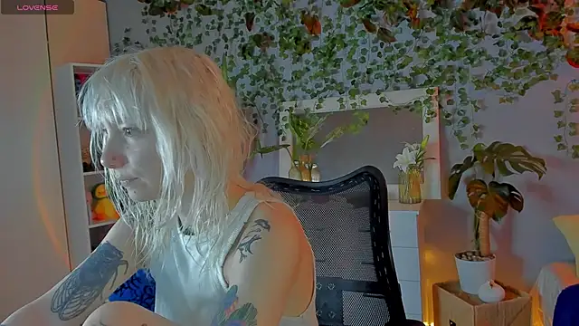 Snapshot of tattoo_art_baby chatting on 17, 6, 2026 tattoo art baby online show from 17, 6, 2026