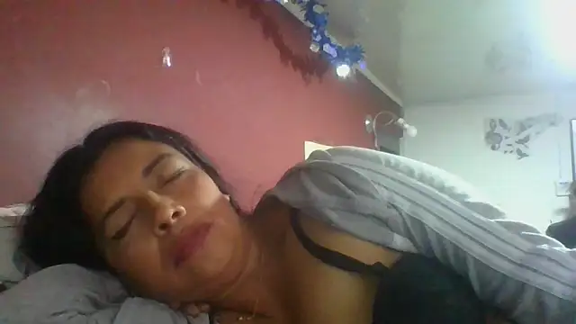 Snapshot of DianaOchoa_ chatting on 18, 2, 2026 DianaOchoa online show from 18, 2, 2026