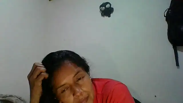 Snapshot of DianaOchoa_ chatting on 6, 3, 2026 DianaOchoa online show from 6, 3, 2026