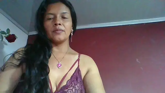 Snapshot of DianaOchoa_ chatting on 17, 5, 2026 DianaOchoa online show from 17, 5, 2026