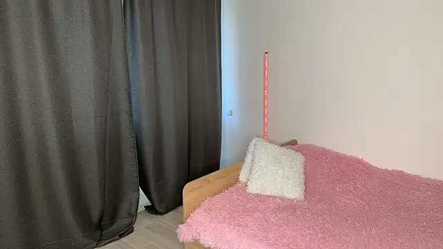 Rebel Angel  online show from 24, 9, 2025